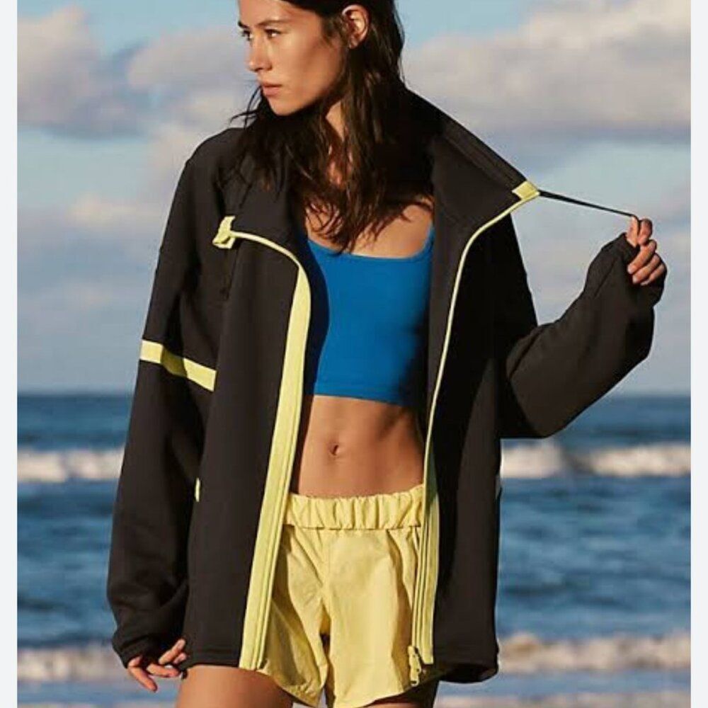 FREE people FP Movement Right On Track Zip Up Navy Combo Jacket Size‎ M NWT